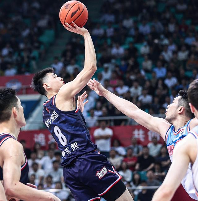 全明星赛赛程吃紧,新疆广汇国际比赛日外线爆发,悬念犹存,年轻球员得到机会的简单介绍 全明星赛赛程吃紧,新疆广汇国际比赛日外线爆发,悬念犹存,年轻球员得到机会的简单介绍