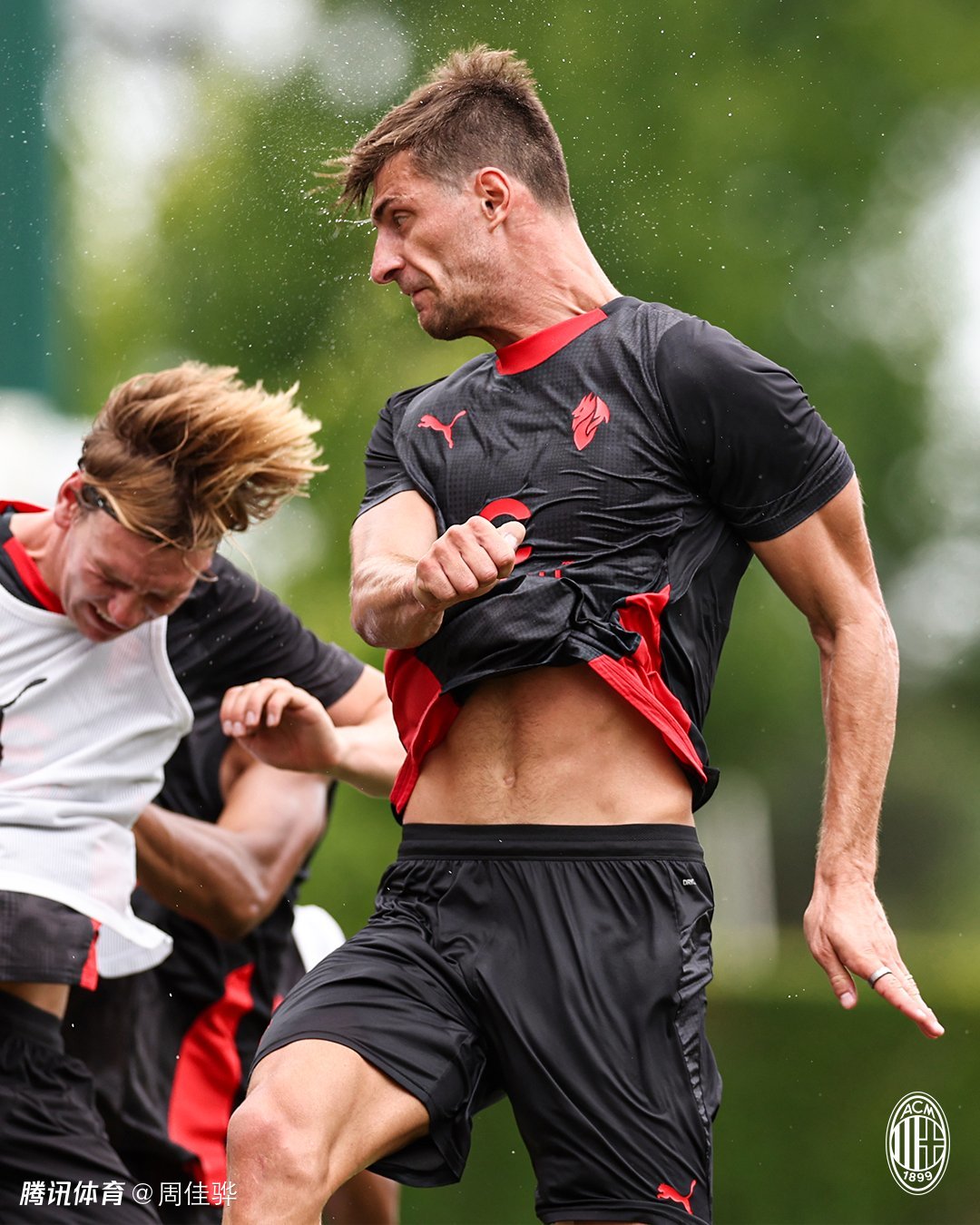 九游下载安装-包含AC米兰发布备战花絮，今晚绝杀压哨，CBA季后赛任务艰巨，团队化学反应显著的词条